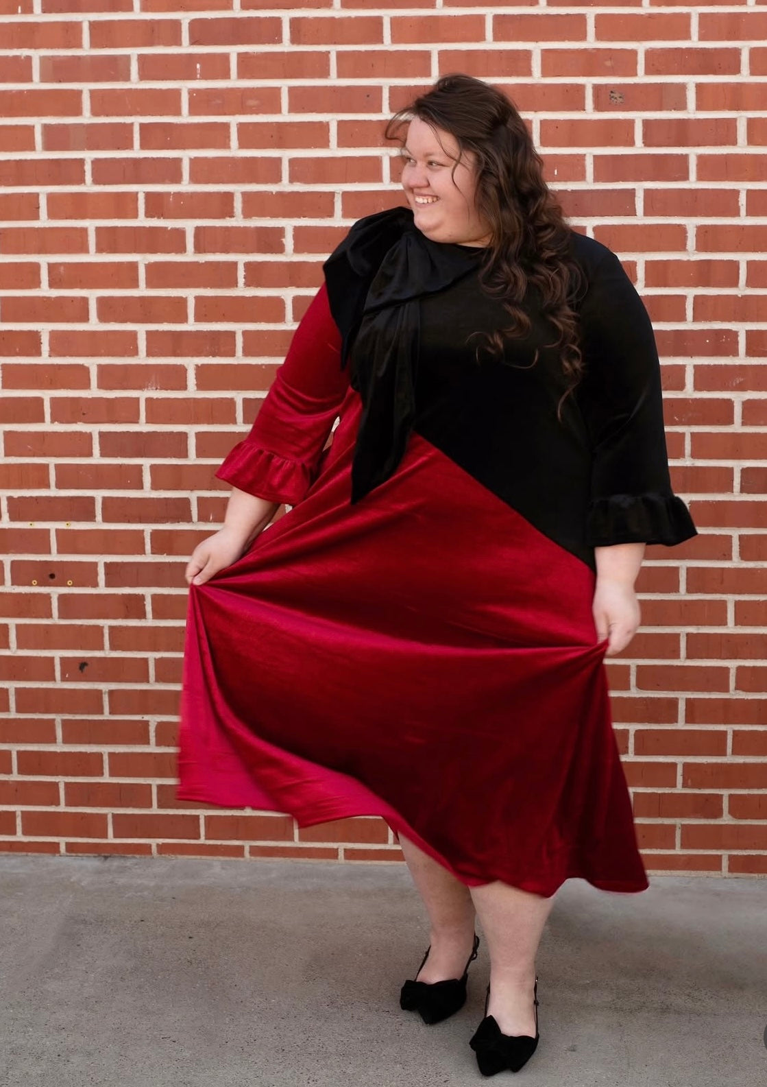 Red & Black Velvet Dress: M-3X.  Can Be Returned For Exchange Only!