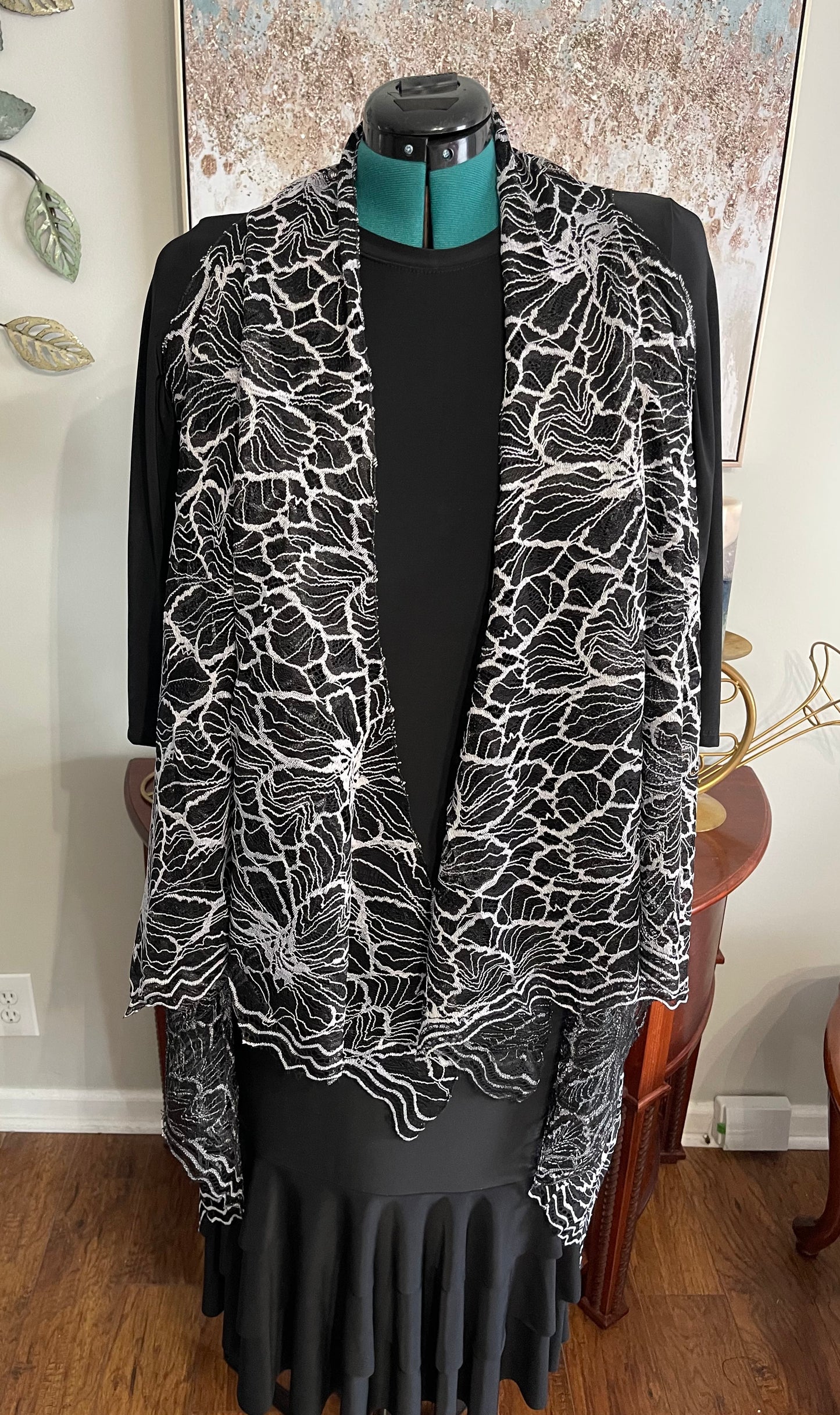 Black/White Lace Vest (S-2X)