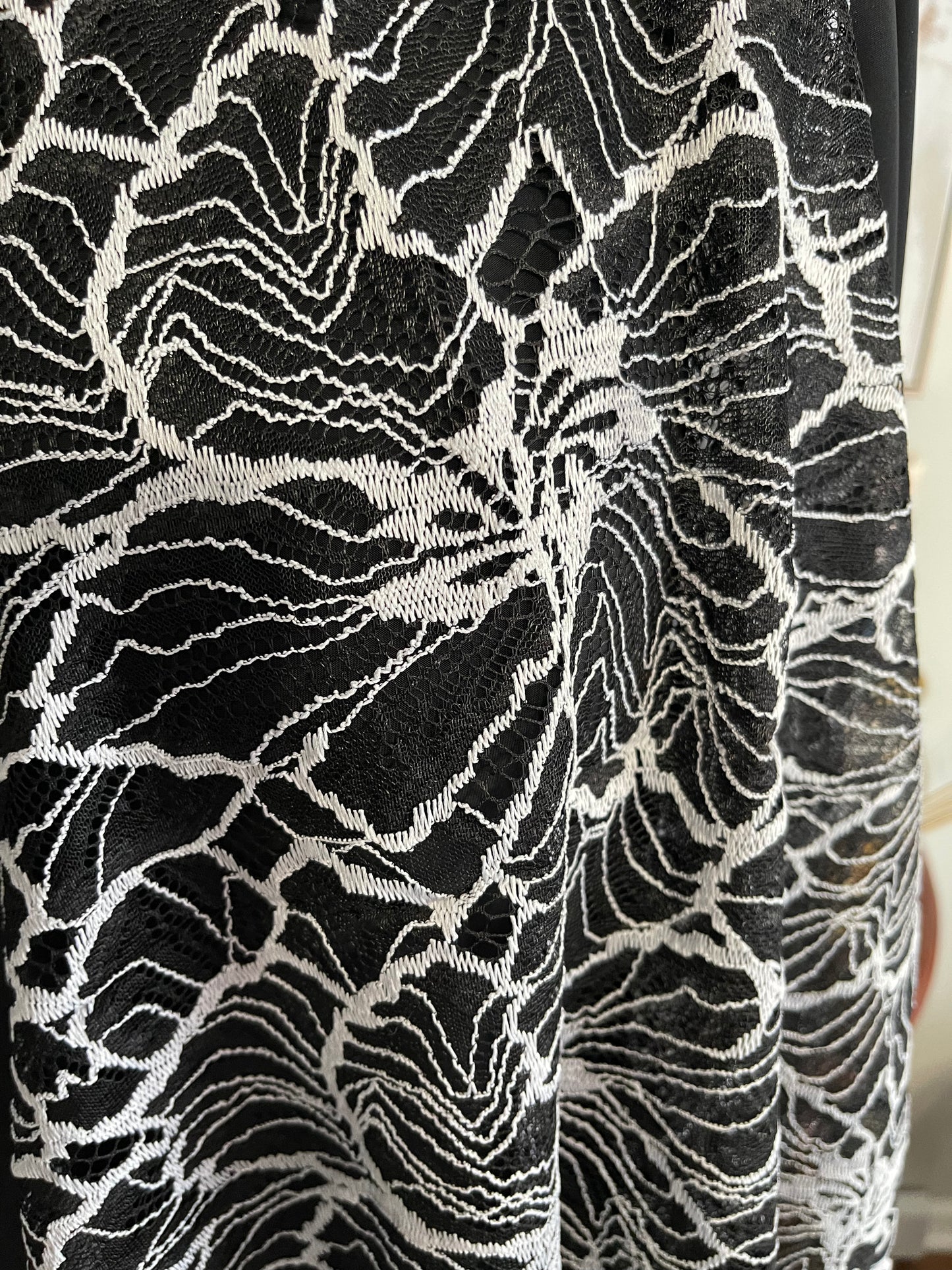 Black/White Lace Vest (S-2X)