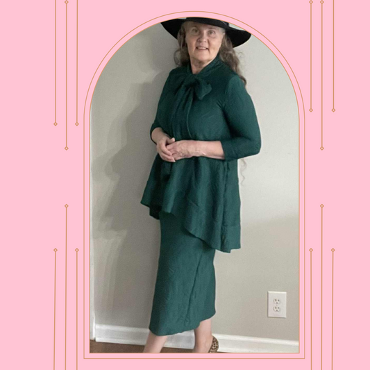 Hunter Green Textured Bow Top: S-3X  Arriving In Stock: 9/24