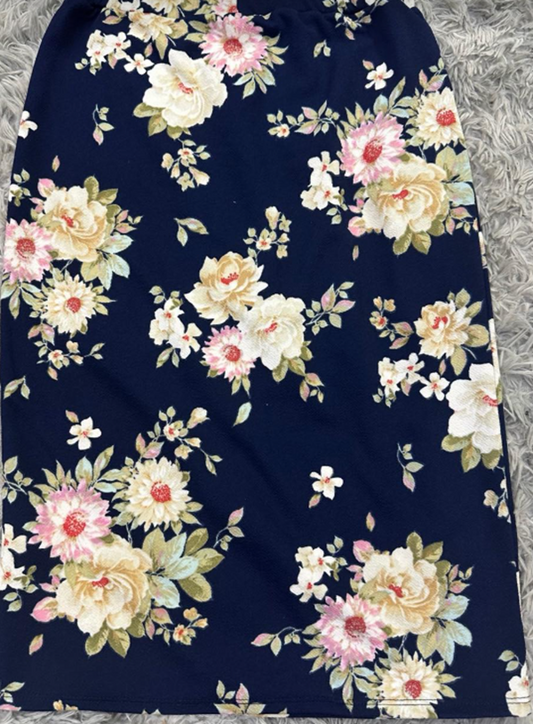 NEW! Navy Floral Skirt : S-3X Arriving In Stock: 2/21