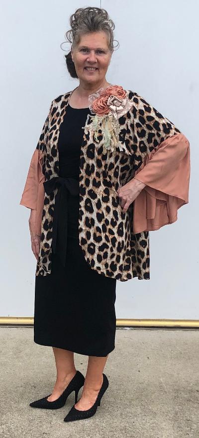 Camel Print Kimono. (S-1X)